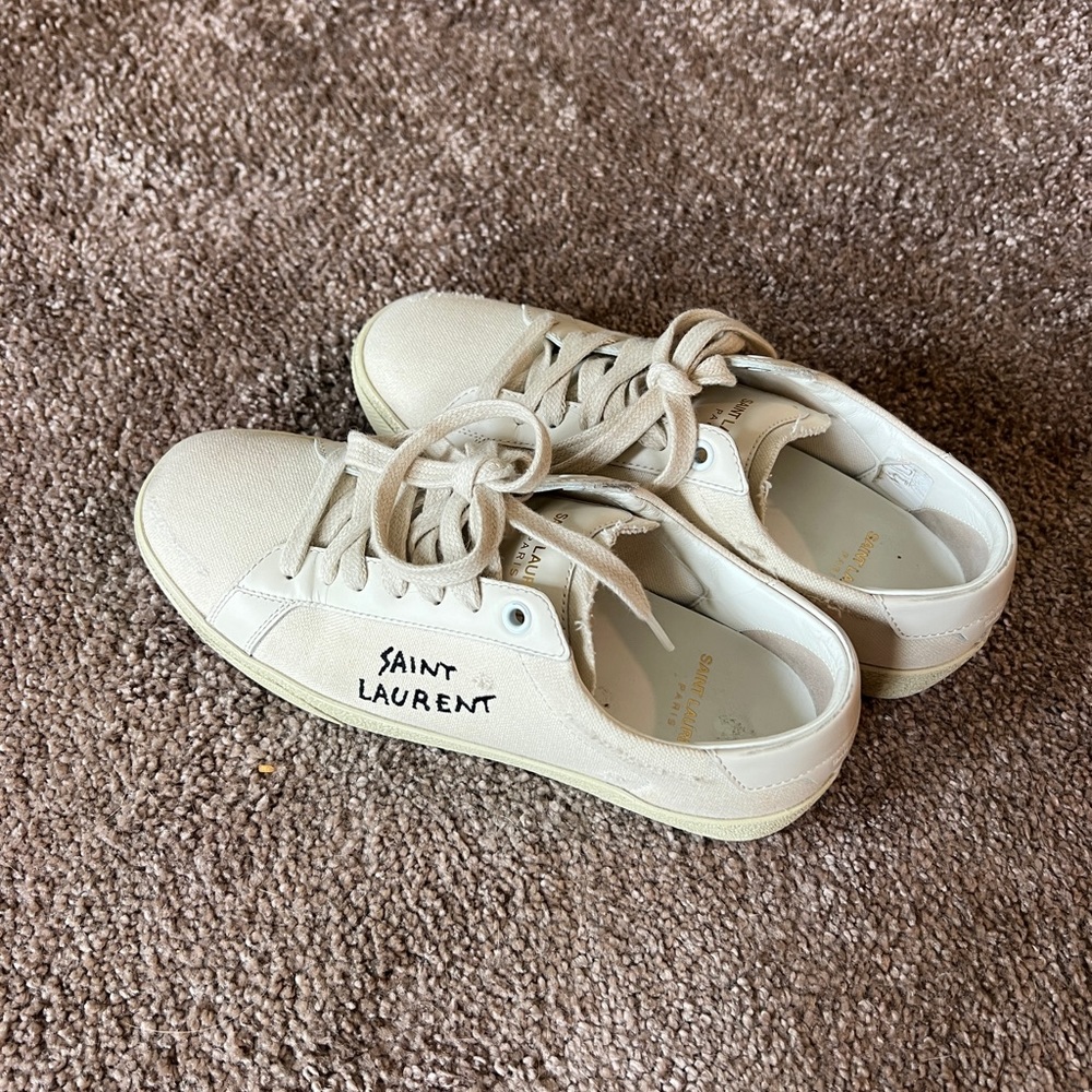 Saint Laurent Court Classic